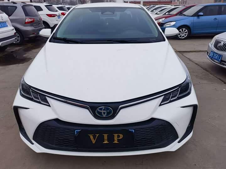 Фото 2 - Toyota Corolla