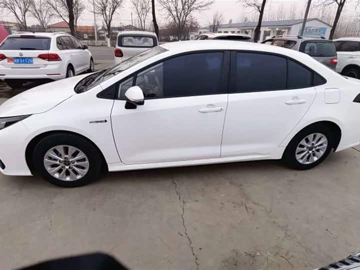 Фото 3 - Toyota Corolla