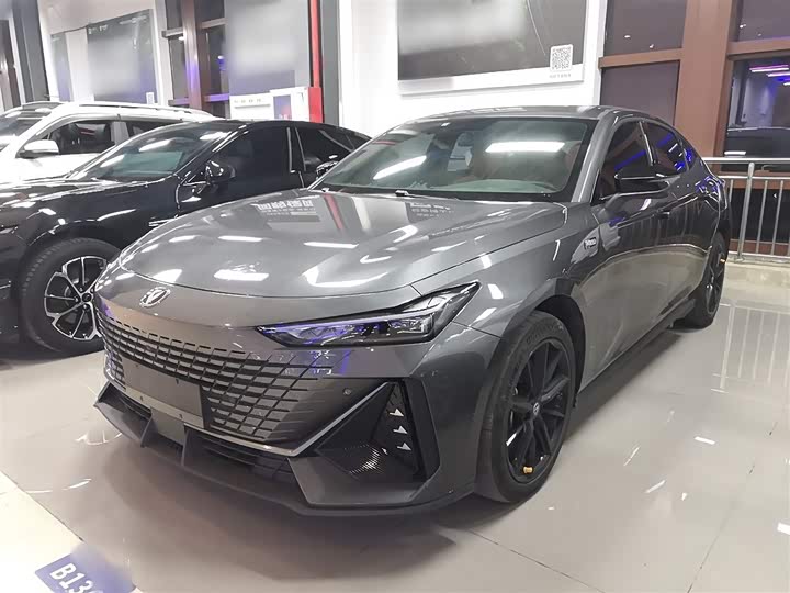 Фото 1 - Changan UNI-V Hybrid