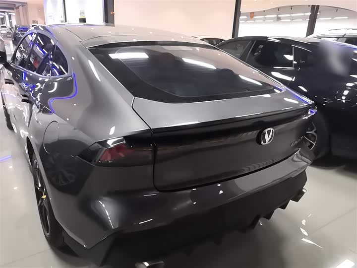 Фото 6 - Changan UNI-V Hybrid