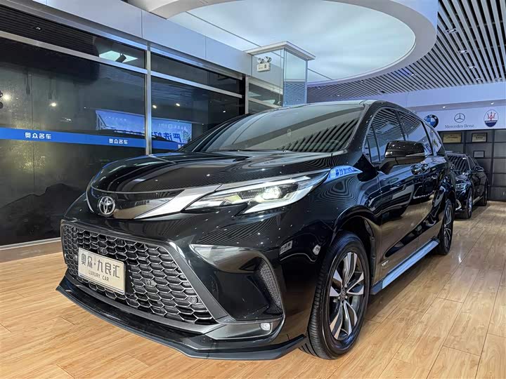 Фото 3 - Toyota Granvia