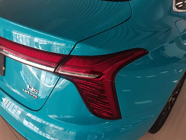 Фото 8 - Hongqi H5