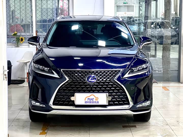 Фото 2 - Lexus RX