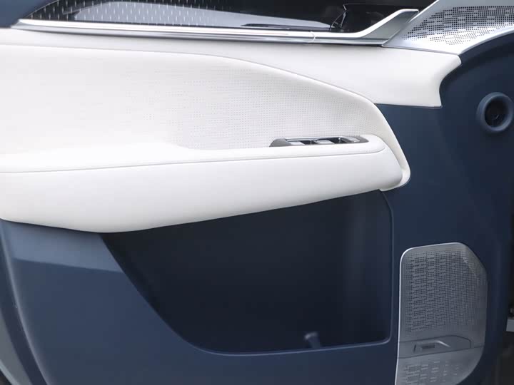 Фото 4 - Zeekr 009