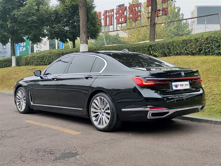Фото 4 - BMW 7 Series