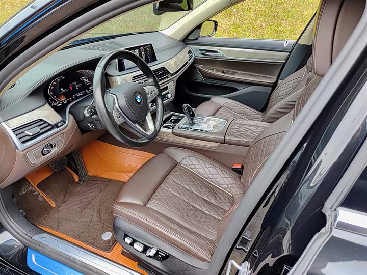 Фото 7 - BMW 7 Series