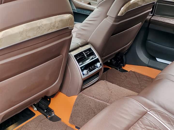 Фото 9 - BMW 7 Series