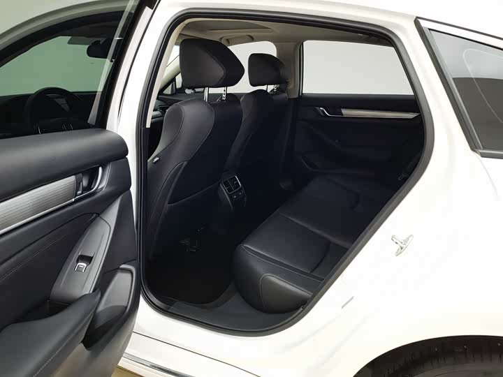 Фото 6 - Honda Accord