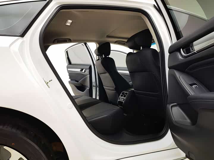 Фото 7 - Honda Accord