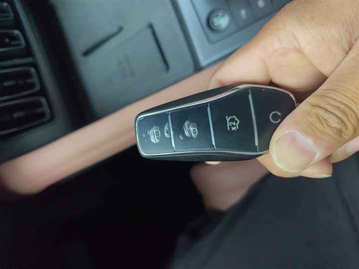 Фото 9 - BYD Song L