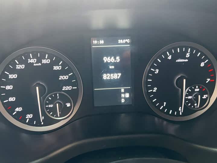 Фото 9 - Mercedes-Benz Vito