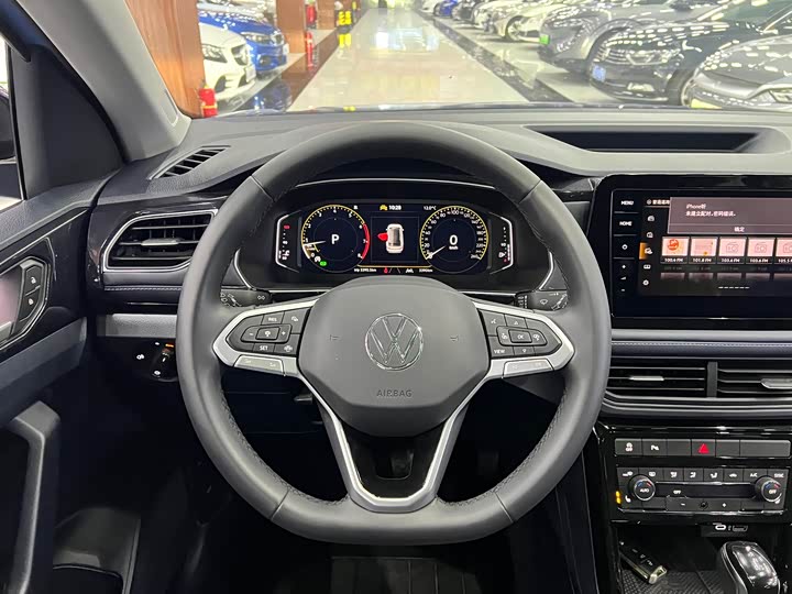 Фото 8 - Volkswagen Tharu