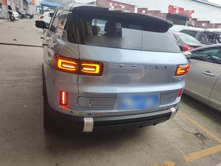 Фото 6 - Geely Icon