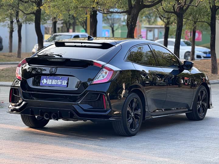 Фото 4 - Honda Civic