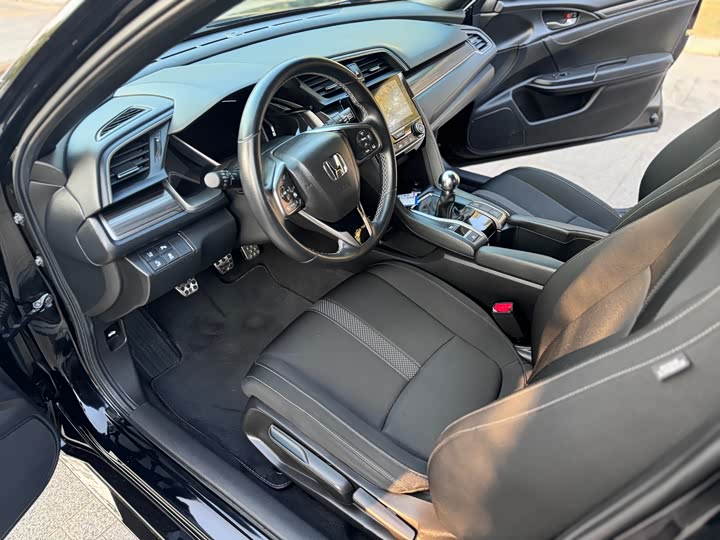 Фото 9 - Honda Civic