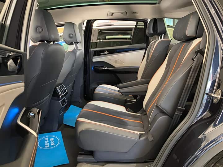 Фото 8 - Volkswagen ID.6 Crozz