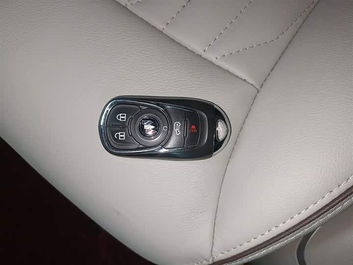 Фото 9 - Buick GL8 ES