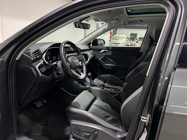 Фото 9 - Audi Q3 Sportback