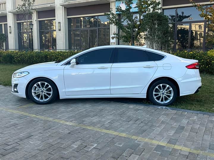 Фото 4 - Ford Mondeo