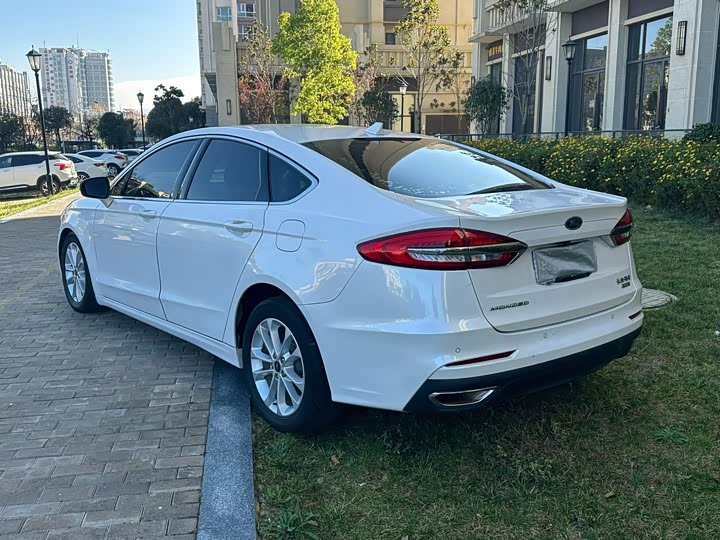 Фото 5 - Ford Mondeo