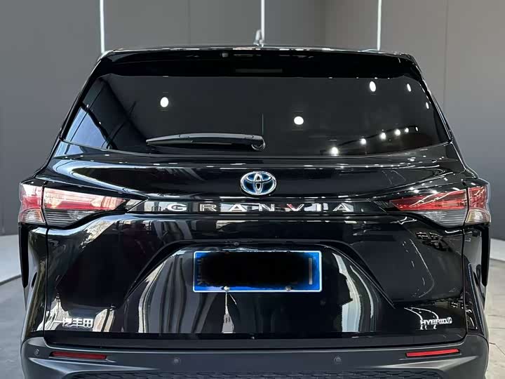 Фото 7 - Toyota Granvia