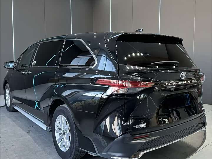 Фото 8 - Toyota Granvia