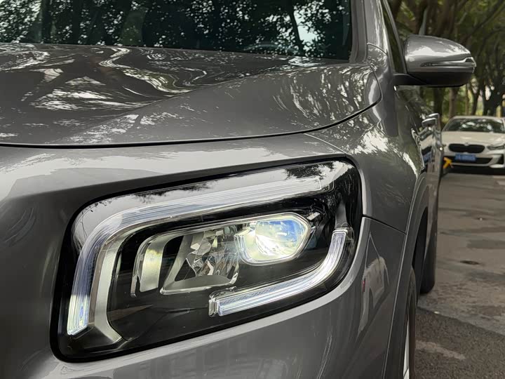 Фото 8 - Mercedes-Benz GLB-Class