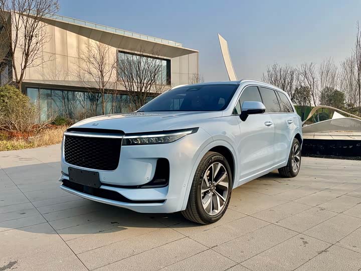 Фото 1 - LiXiang One