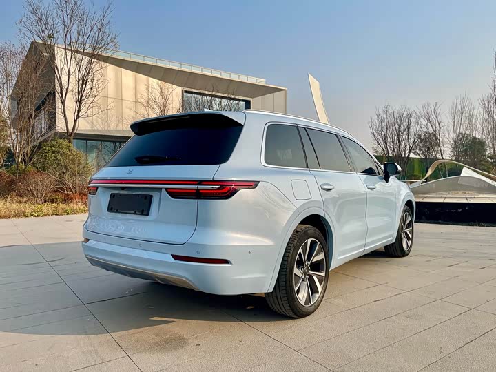 Фото 9 - LiXiang One