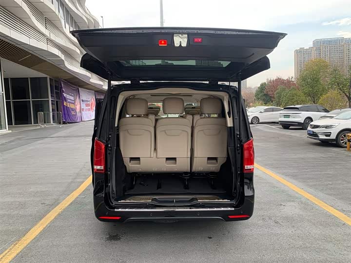 Фото 8 - Mercedes-Benz V-Class