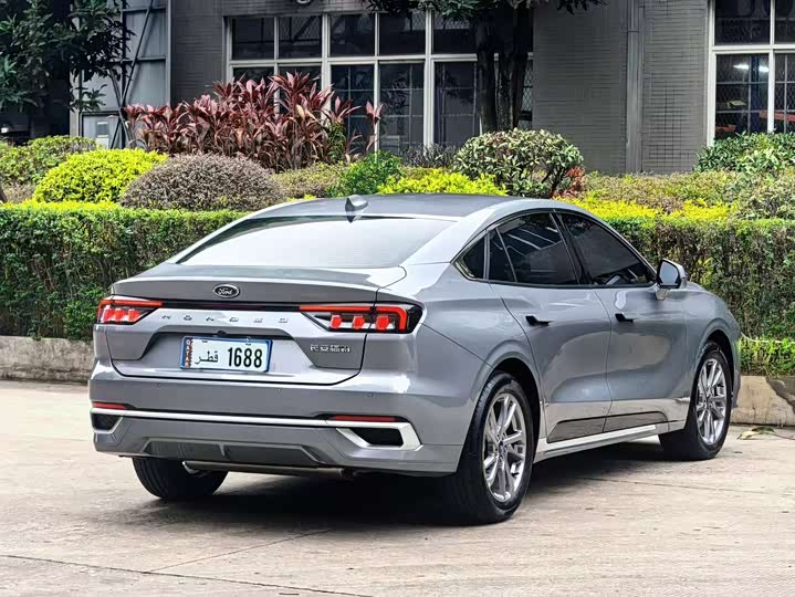 Фото 8 - Ford Mondeo