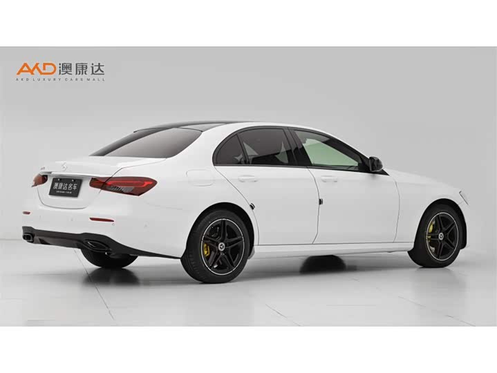 Фото 3 - Mercedes-Benz E-Class