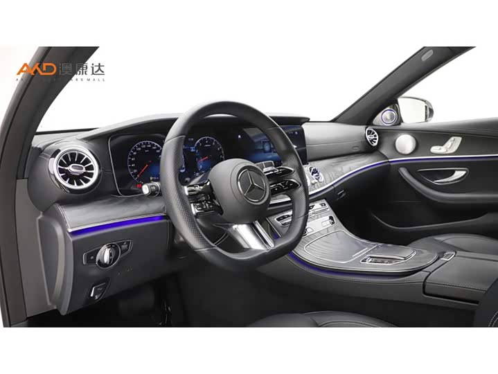 Фото 6 - Mercedes-Benz E-Class