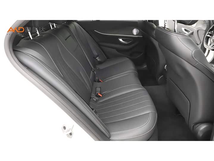 Фото 8 - Mercedes-Benz E-Class