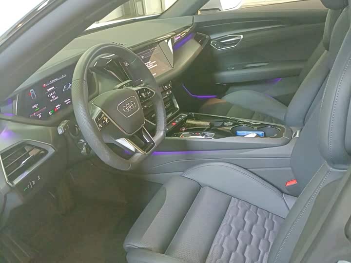 Фото 7 - Audi e-tron GT