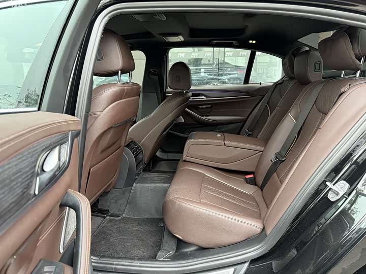 Фото 6 - BMW 5 Series