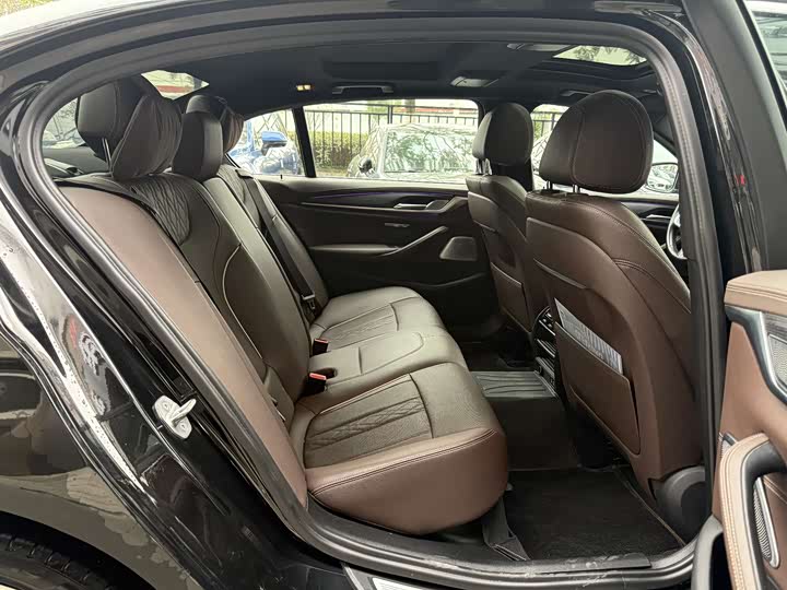 Фото 7 - BMW 5 Series