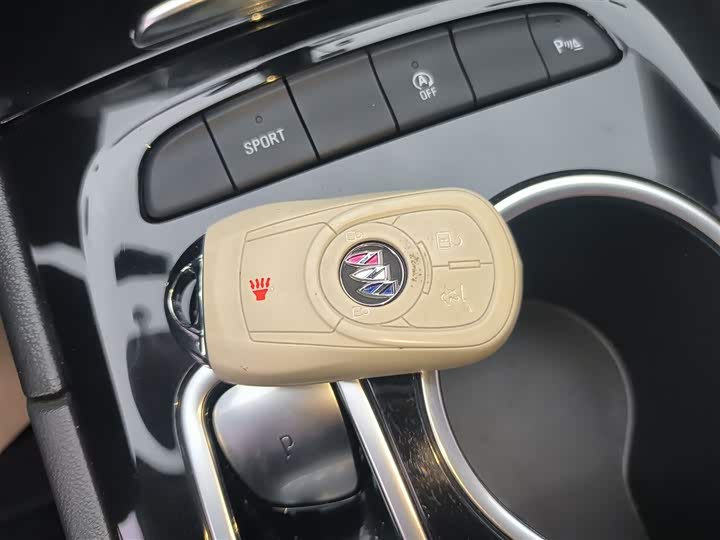 Фото 9 - Buick Regal