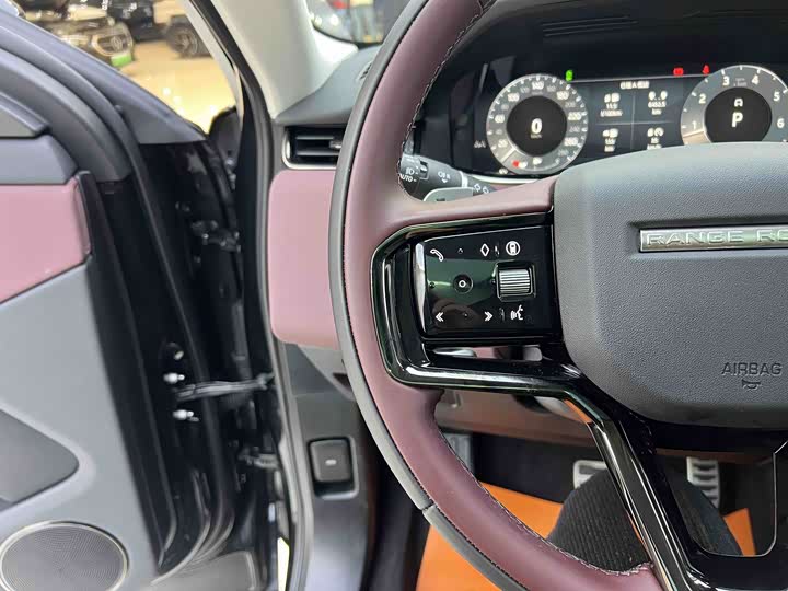 Фото 4 - Land Rover Range Rover Evoque L