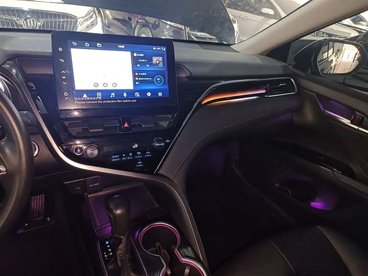 Фото 5 - Toyota Camry