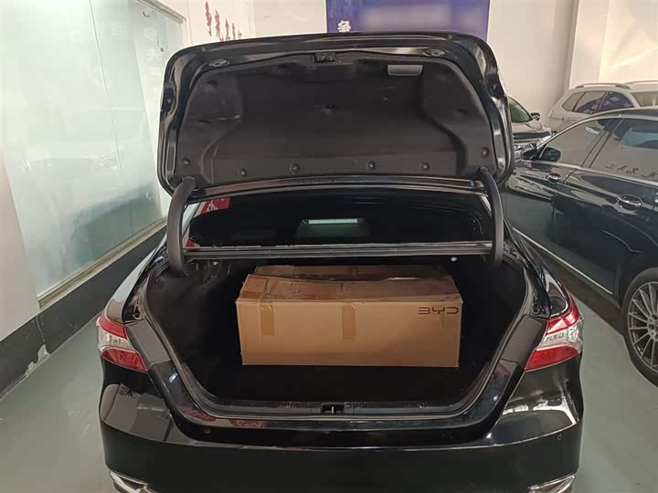 Фото 9 - Toyota Camry