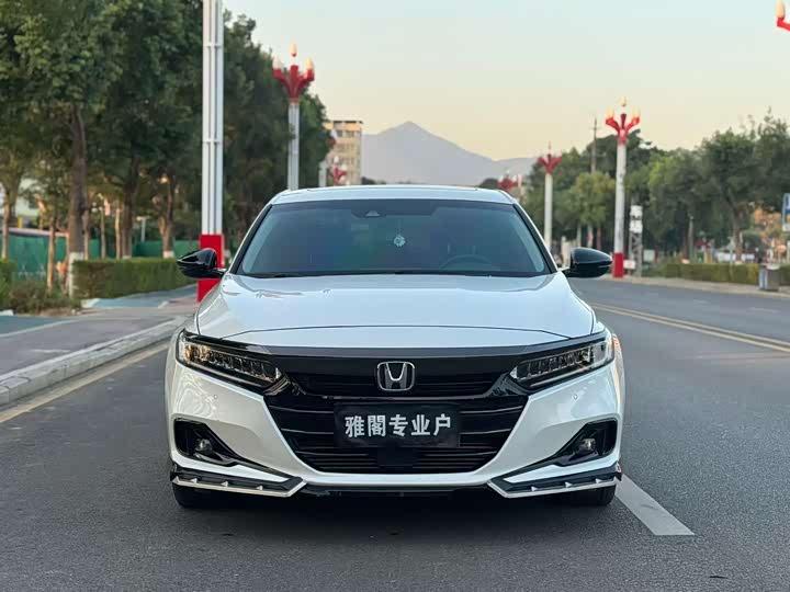 Фото 2 - Honda Accord