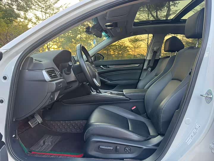 Фото 7 - Honda Accord