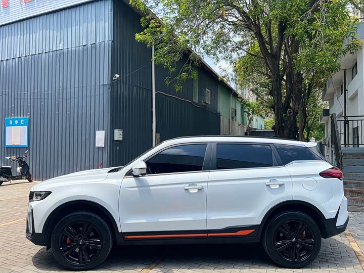 Фото 4 - Geely Atlas