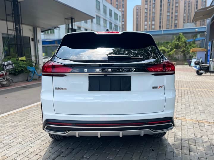 Фото 6 - Geely Atlas