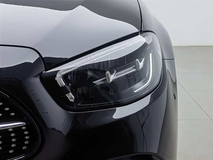 Фото 7 - Mercedes-Benz E-Class