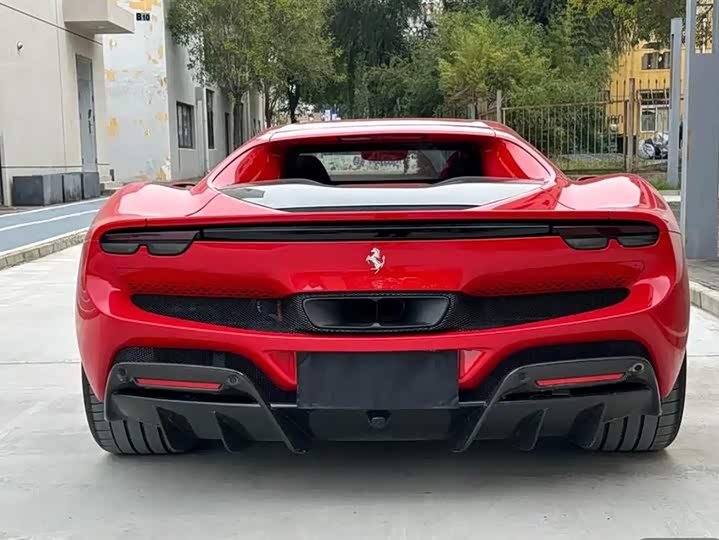 Фото 4 - Ferrari 296