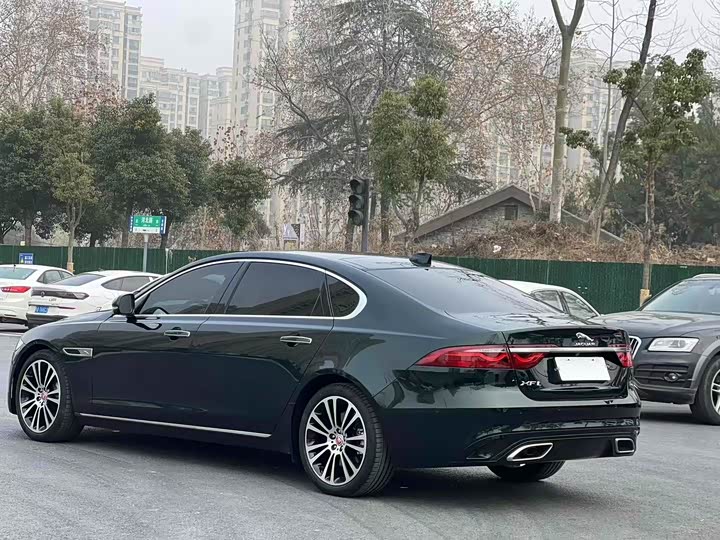 Фото 8 - Jaguar XF L