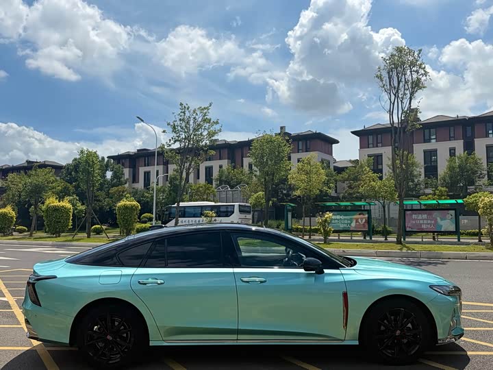 Фото 5 - Hongqi H6