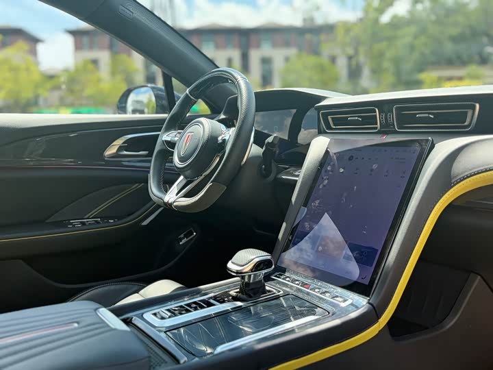 Фото 6 - Hongqi H6